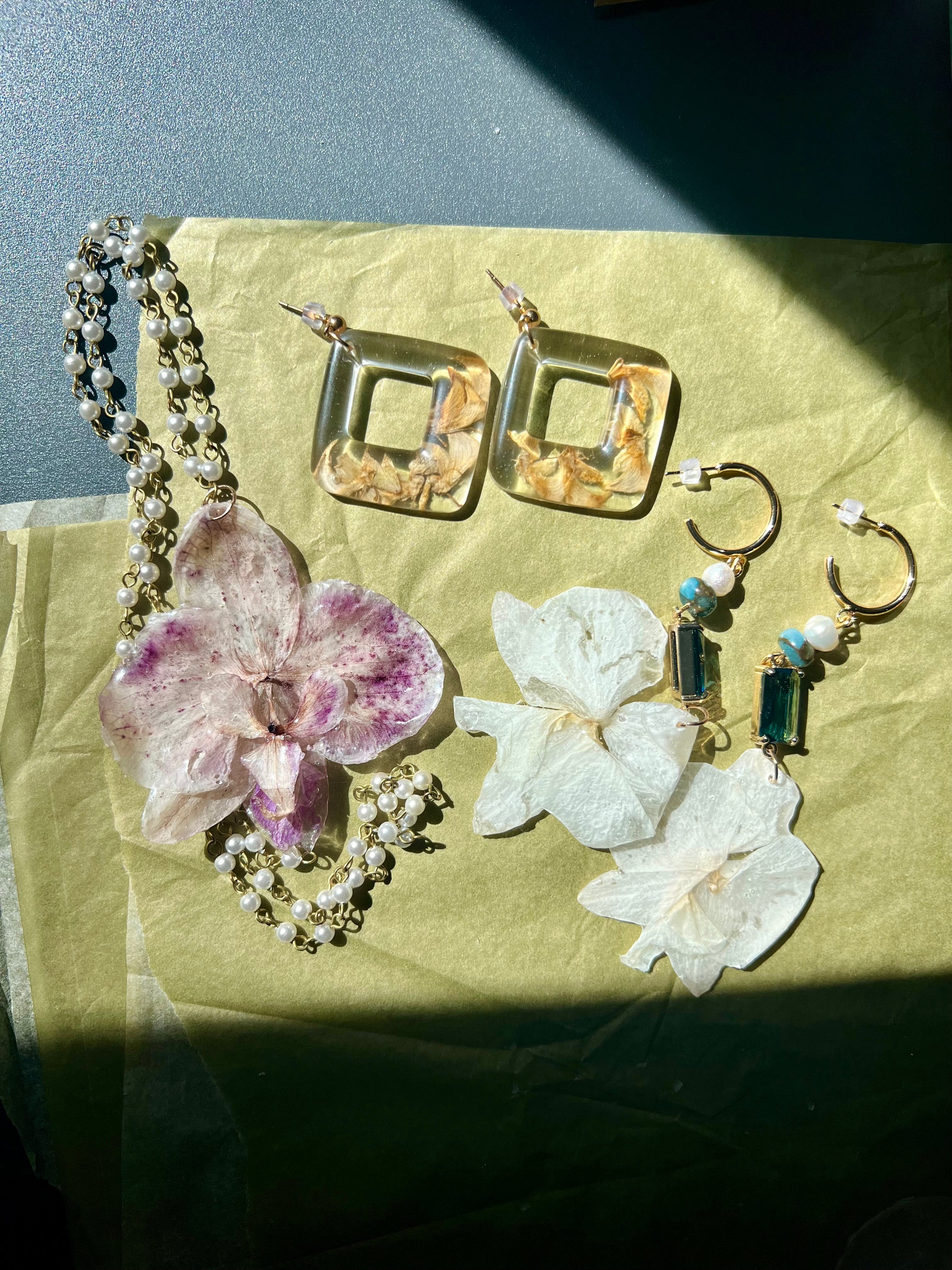 Orchid pearl Necklace
